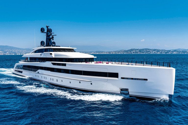 CRN 62M M/Y RIO