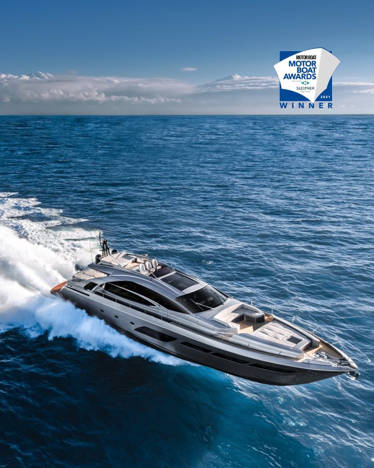 Pershing 8X Wins at the 2021 Motor Boat Awards
