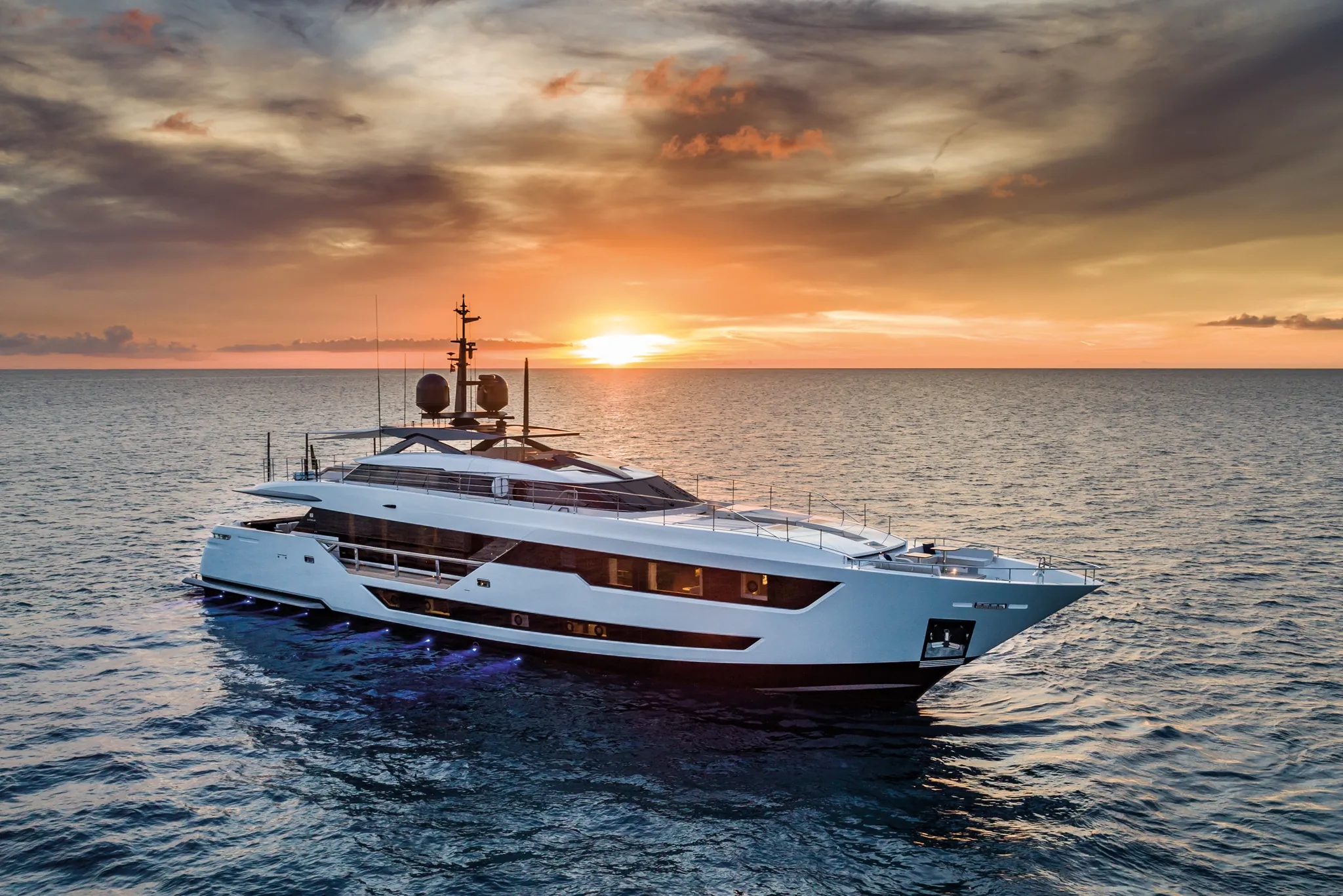 Custom Line Yachts for sale Virtual Tours and Videos