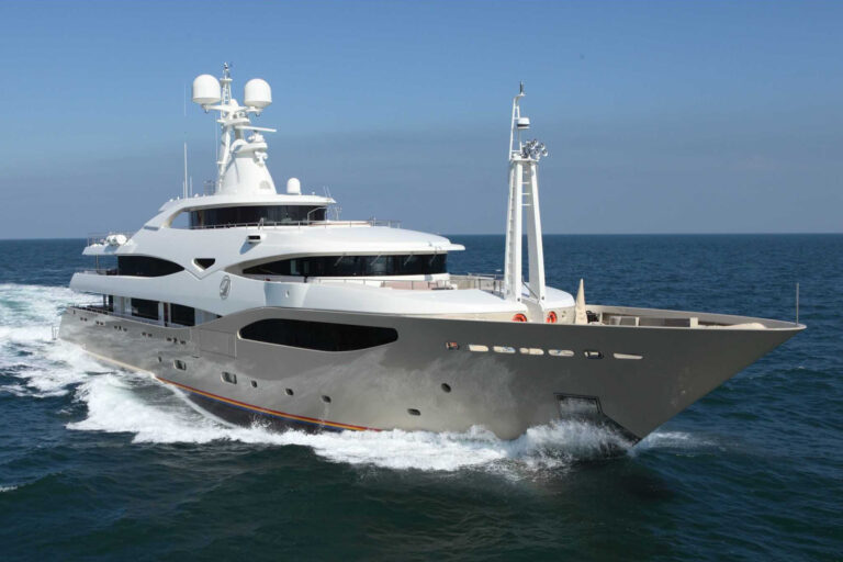 CRN 59M M/Y DARLINGS DANAMA