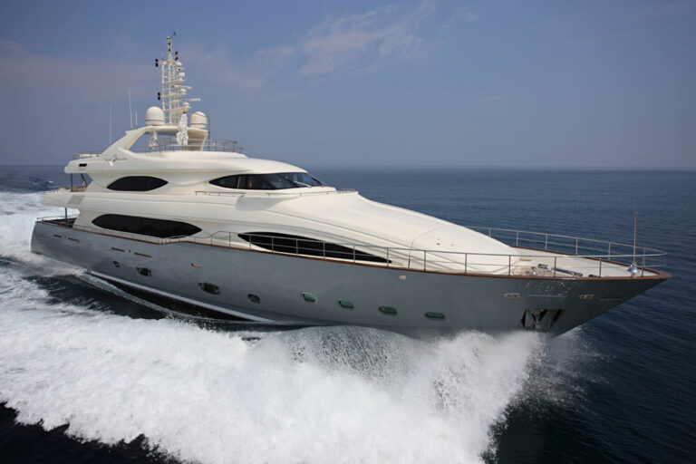 CRN 39M M/Y LADY BELMOR
