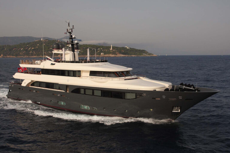 CRN 42M M/Y LADY TRUDY