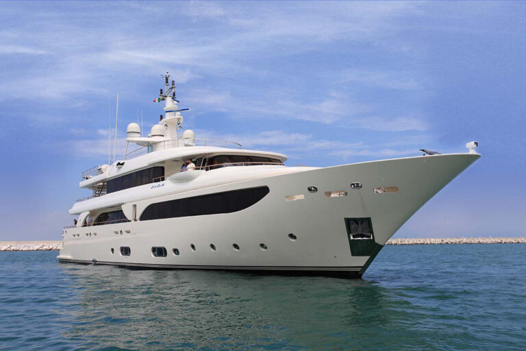 CRN 42M M/Y EVIVA
