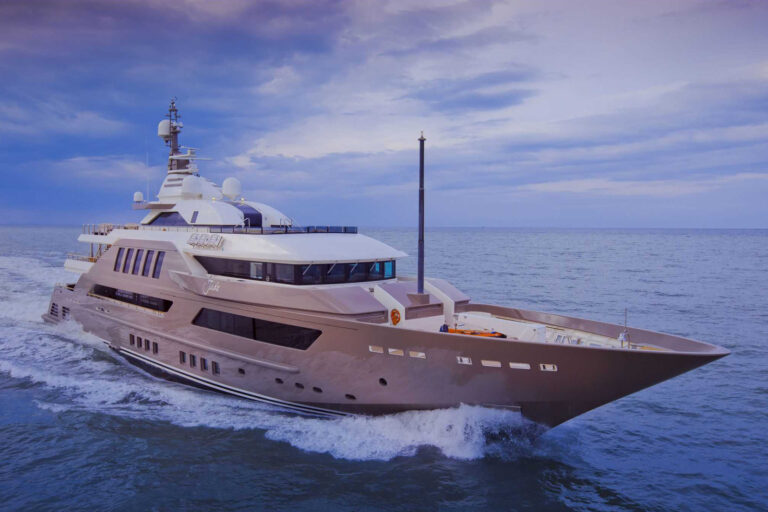 CRN 58M M/Y J'ADE