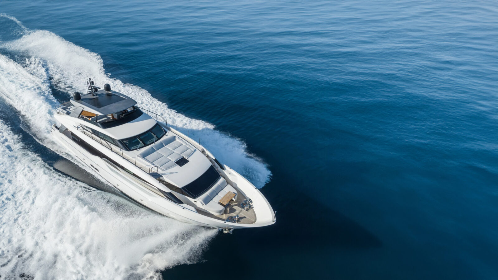 Sanlorenzo yachts, where elegance and performance come together