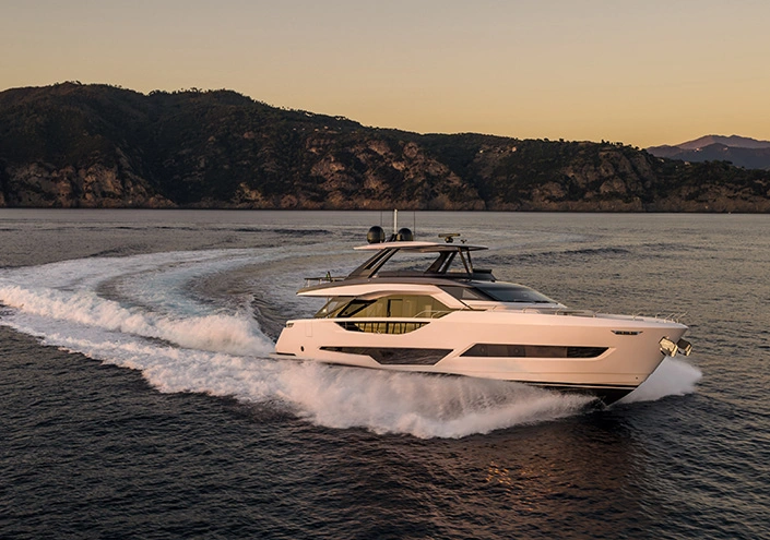 Ferretti Yachts 800: the flybridge beyond all expectations