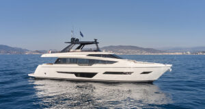 Ferretti Yachts 780