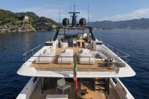 Ferretti Yachts INFYNITO 80