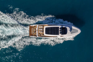 Ferretti Yachts INFYNITO 90