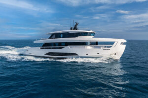 Ferretti Yachts INFYNITO 90