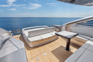 Pershing 6X