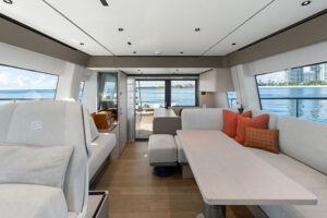 Ferretti Yachts 580