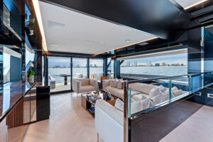 Ferretti Yachts 720