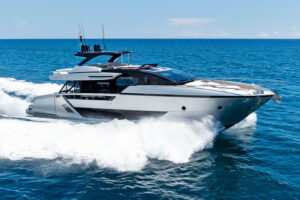 Ferretti Yachts 720