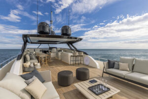 Ferretti Yachts 1000