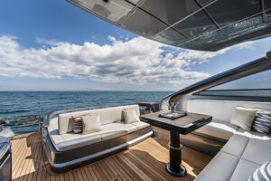 Ferretti Yachts 1000