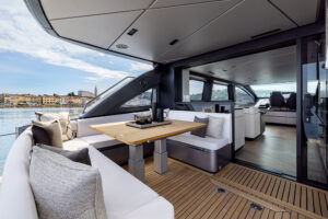 Ferretti Yachts 1000
